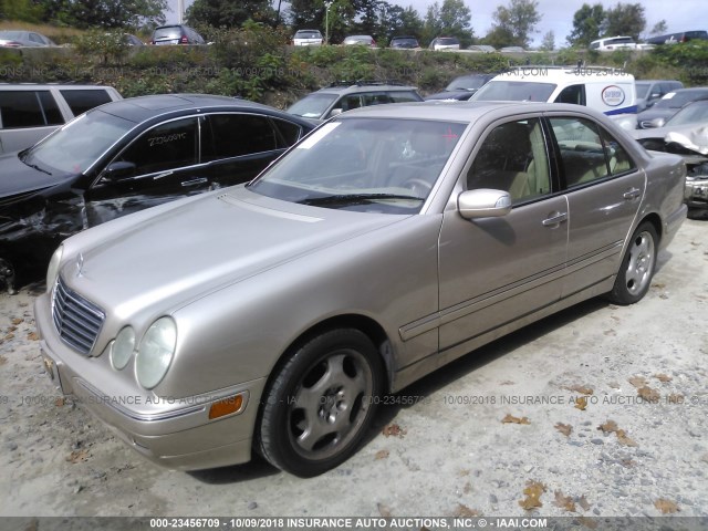 WDBJF70JX1X051565 - 2001 MERCEDES-BENZ E 430 TAN photo 2