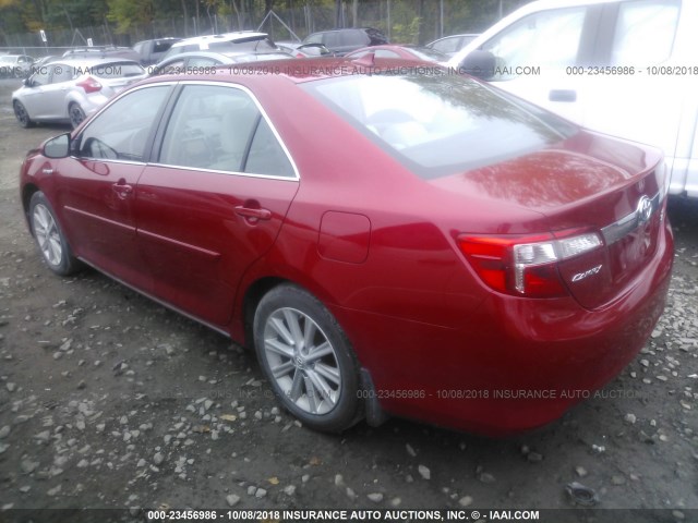 4T1BD1FK5CU047870 - 2012 TOYOTA CAMRY HYBRID/LE/XLE RED photo 3