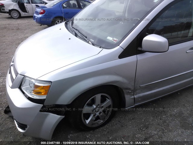 2D4RN5D16AR118444 - 2010 DODGE GRAND CARAVAN SXT SILVER photo 6