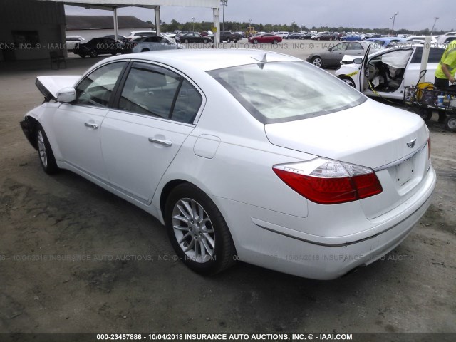 KMHGC4DE5BU135341 - 2011 HYUNDAI GENESIS 3.8L WHITE photo 3