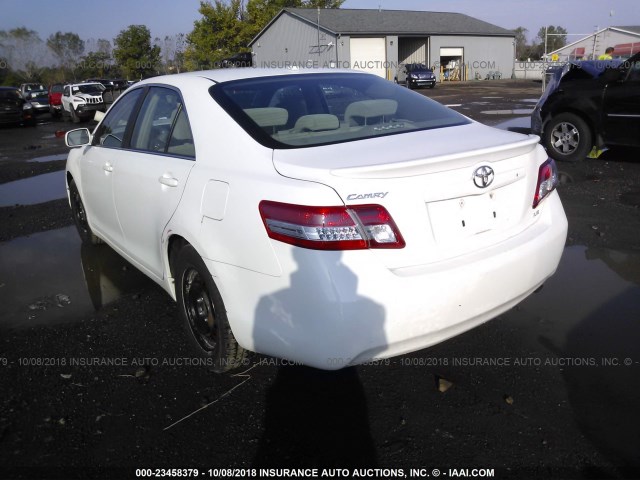 4T4BF3EK7BR097228 - 2011 TOYOTA CAMRY SE/LE/XLE 白色 照片 3