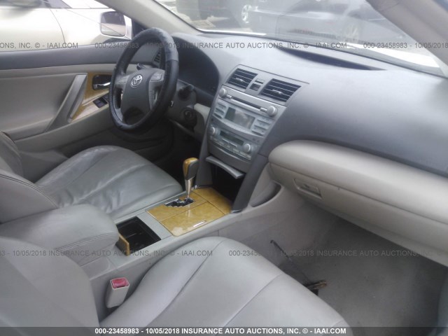 4T1BK46K67U554449 - 2007 TOYOTA CAMRY NEW GENERAT LE/XLE/SE WHITE photo 5