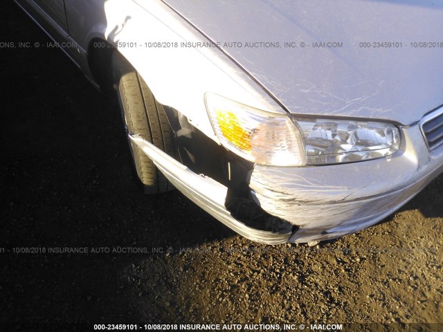 4T1BG22KX1U028814 - 2001 TOYOTA CAMRY CE/LE/XLE 金色 照片 6