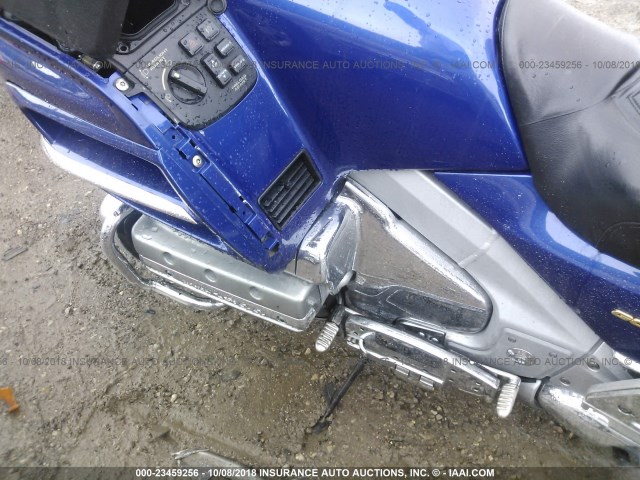 1HFSC47061A002740 - 2001 HONDA GL1800 BLUE photo 9