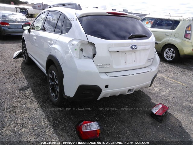 JF2GPAKC8H8213512 - 2017 SUBARU CROSSTREK LIMITED WHITE photo 3