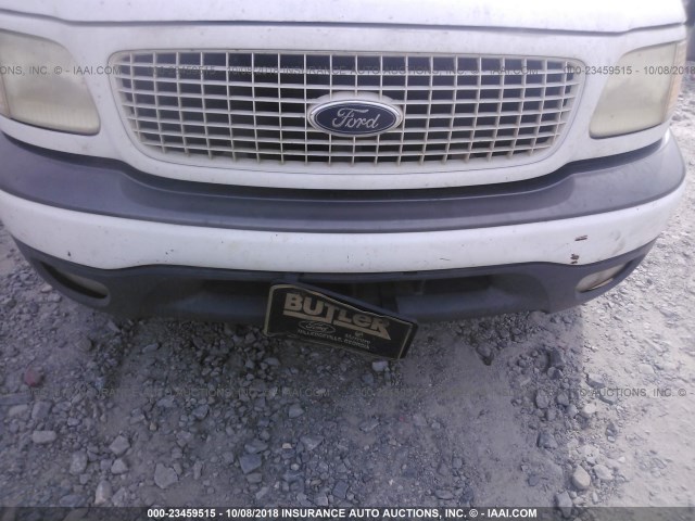 1FMRU1564YLA34690 - 2000 FORD EXPEDITION XLT WHITE photo 6