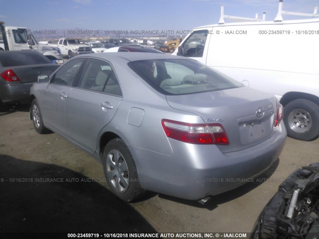 4T1BK46K88U572890 - 2008 TOYOTA CAMRY LE/XLE/SE SILVER photo 3