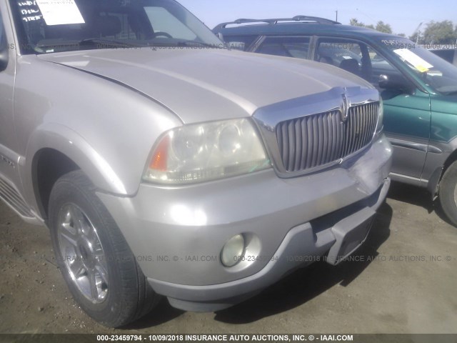 5LMEU88H54ZJ20907 - 2004 LINCOLN AVIATOR 银色 照片 6