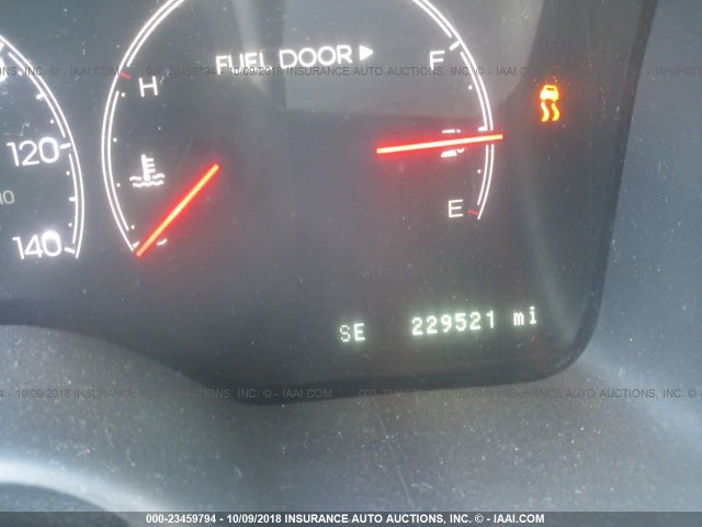 5LMEU88H54ZJ20907 - 2004 LINCOLN AVIATOR 银色 照片 7