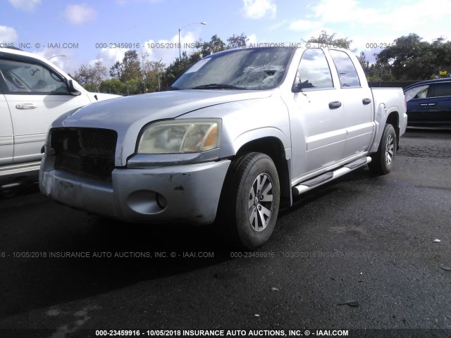 1Z7HC28K67S125650 - 2007 MITSUBISHI RAIDER LS SILVER photo 2