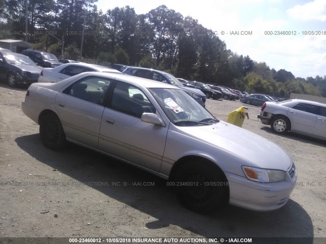 4T1BG22K1YU663561 - 2000 TOYOTA CAMRY CE/LE/XLE 金色 照片 1