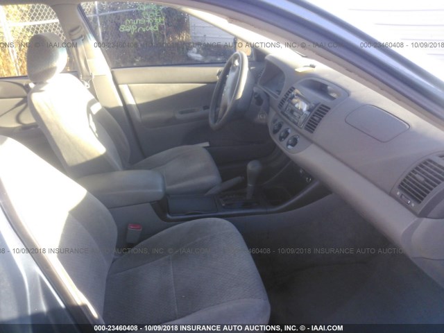 JTDBE32K130142386 - 2003 TOYOTA CAMRY LE/XLE Теңіз көгі фото 5