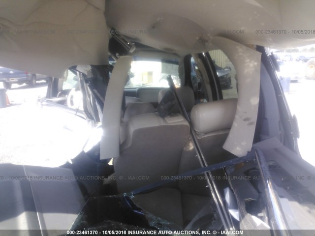 5LMFU27R34LJ17115 - 2004 LINCOLN NAVIGATOR Srebrny zdjęcie 8