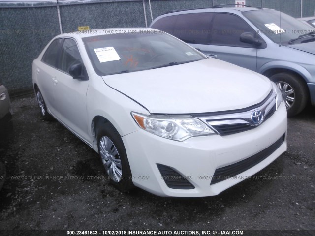 4T1BD1FK4DU086340 - 2013 TOYOTA CAMRY HYBRID/LE/XLE WHITE photo 1