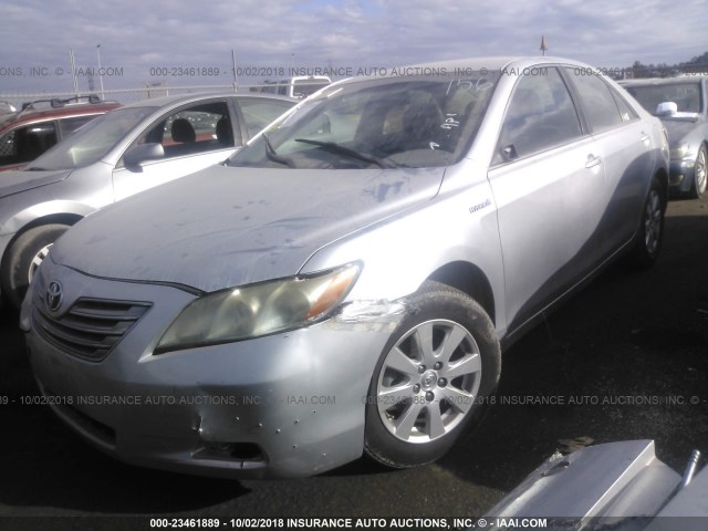 JTNBB46K173006879 - 2007 TOYOTA CAMRY NEW GENERAT HYBRID SILVER photo 2