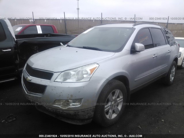 1GNLVFED7AS116449 - 2010 CHEVROLET TRAVERSE LT SILVER photo 2