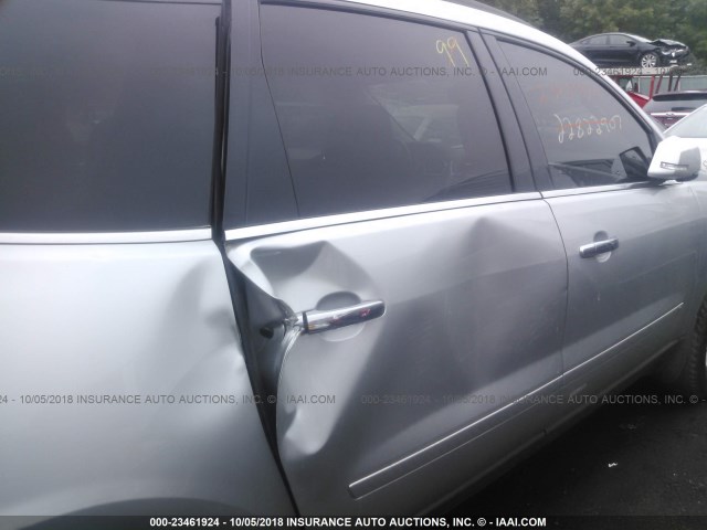 1GNLVFED7AS116449 - 2010 CHEVROLET TRAVERSE LT SILVER photo 6