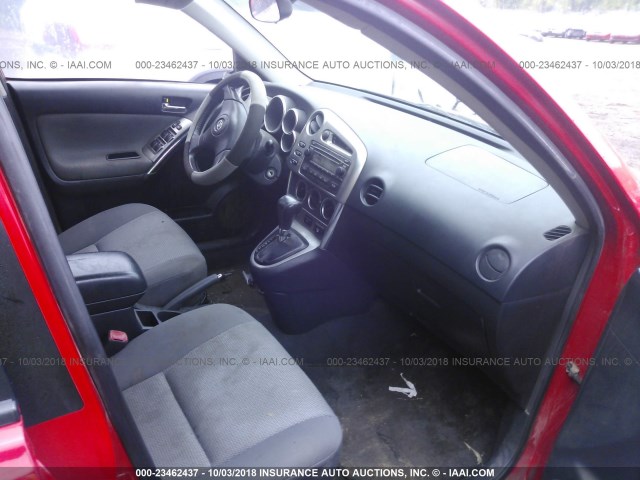 2T1KR32EX6C605151 - 2006 TOYOTA COROLLA MATRIX XR RED photo 5