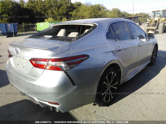 JTNB11HK4J3030955 - 2018 TOYOTA CAMRY L/LE/XLE/SE/XSE SILVER photo 4