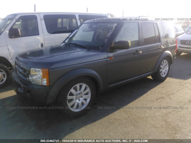 SALAE25415A329572 - 2005 LAND ROVER LR3 SE GRAY photo 2