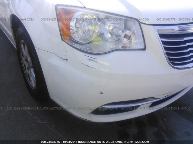 2C4RC1BG2CR286927 - 2012 CHRYSLER TOWN & COUNTRY TOURING WHITE photo 6