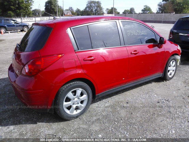 3N1BC13E79L367316 - 2009 NISSAN VERSA S/SL RED photo 4