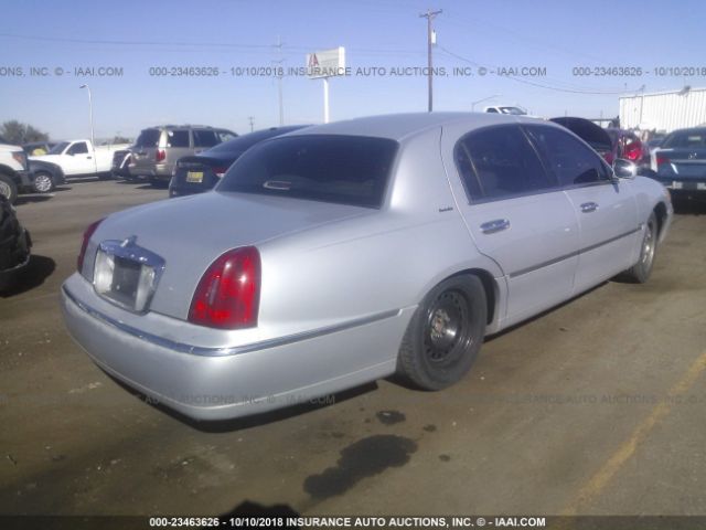 1LNFM81W9WY631321 - 1998 LINCOLN TOWN CAR EXECUTIVE Серебристый фото 4