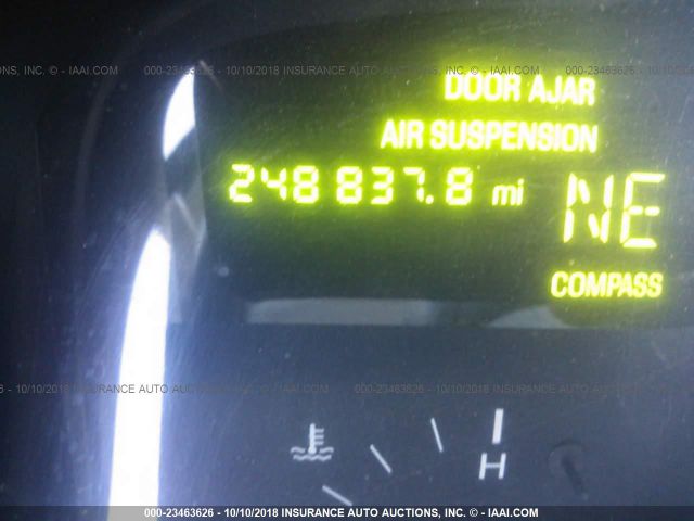 1LNFM81W9WY631321 - 1998 LINCOLN TOWN CAR EXECUTIVE Серебристый фото 7