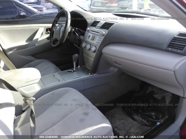4T4BF3EK5AR004656 - 2010 TOYOTA CAMRY SE/LE/XLE 红色 照片 5