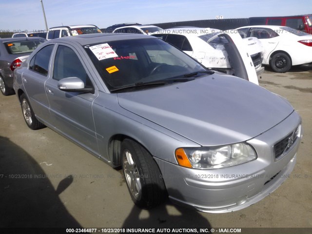 YV1RS592982674550 - 2008 VOLVO S60 2.5T SILVER photo 1