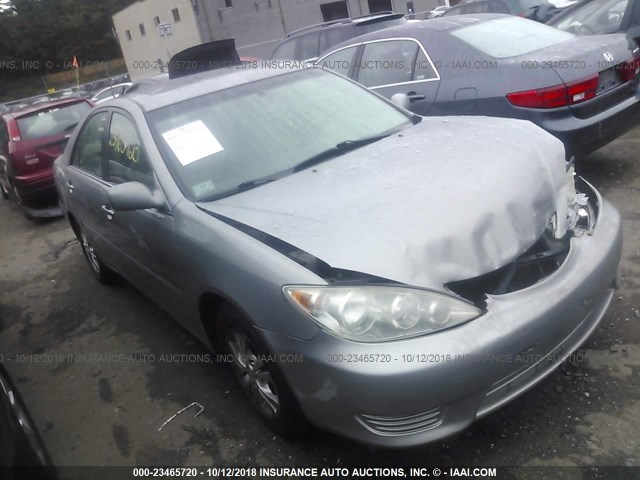 4T1BF32K85U590189 - 2005 TOYOTA CAMRY LE/XLE/SE Gümüş foto 1