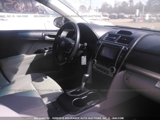 4T4BF1FK1ER385804 - 2014 TOYOTA CAMRY L/SE/LE/XLE 白色 照片 5