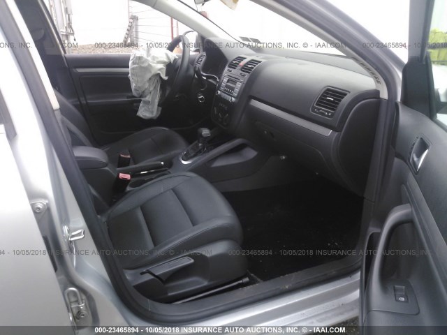 3VWEF71KX7M072325 - 2007 VOLKSWAGEN JETTA WOLFSBURG 银色 照片 5