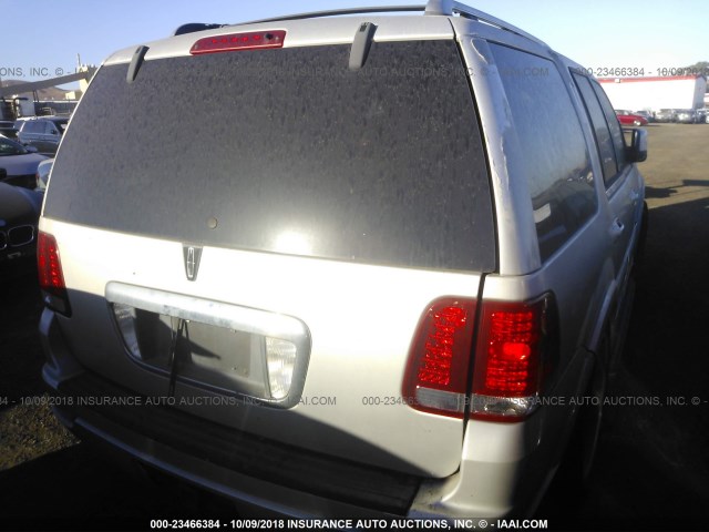 5LMFU27R93LJ50411 - 2003 LINCOLN NAVIGATOR 银色 照片 4