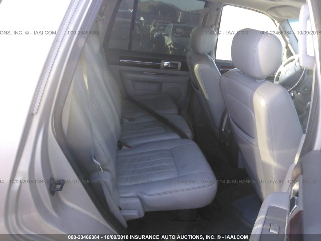 5LMFU27R93LJ50411 - 2003 LINCOLN NAVIGATOR 银色 照片 8