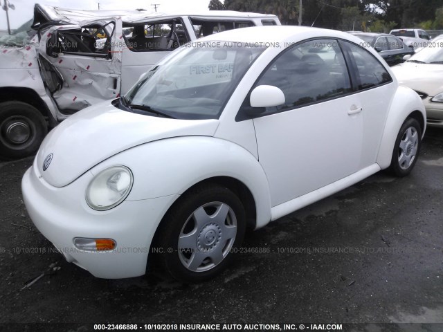 3VWBB61C3WM028229 - 1998 VOLKSWAGEN NEW BEETLE WHITE photo 2