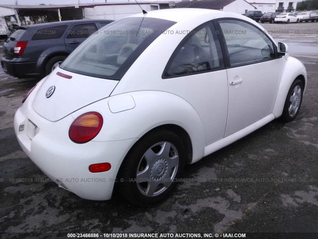 3VWBB61C3WM028229 - 1998 VOLKSWAGEN NEW BEETLE 白色 照片 4
