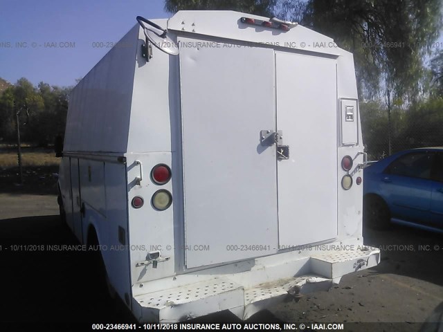 1GBHG31R521199786 - 2002 CHEVROLET EXPRESS G3500  Unknown photo 8