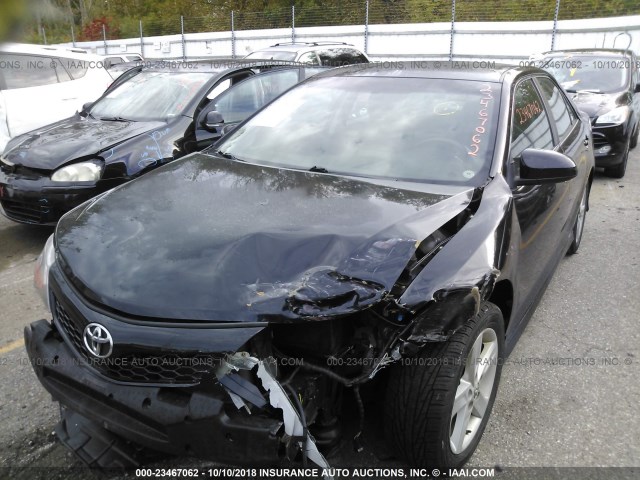4T1BF1FKXDU209519 - 2013 TOYOTA CAMRY L/SE/LE/XLE შავი ფოტო 2