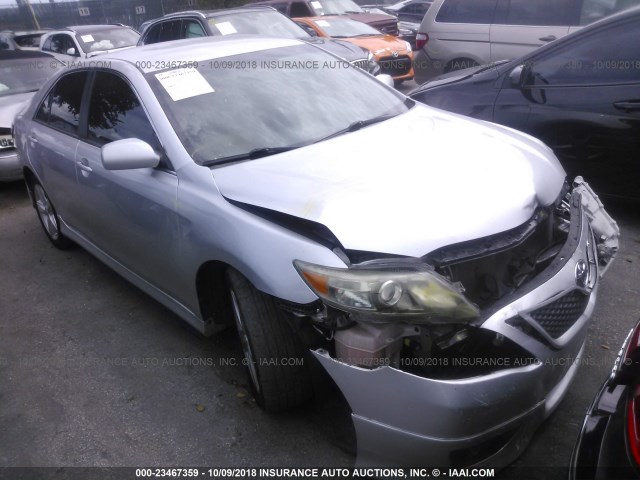 4T1BF3EK2BU163128 - 2011 TOYOTA CAMRY SE/LE/XLE 银色 照片 1
