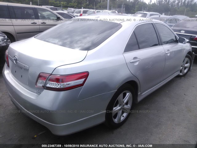 4T1BF3EK2BU163128 - 2011 TOYOTA CAMRY SE/LE/XLE 银色 照片 4