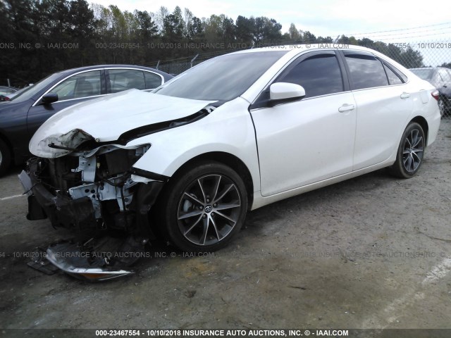 4T1BF1FK3FU055612 - 2015 TOYOTA CAMRY LE/XLE/SE/XSE 白色 照片 2