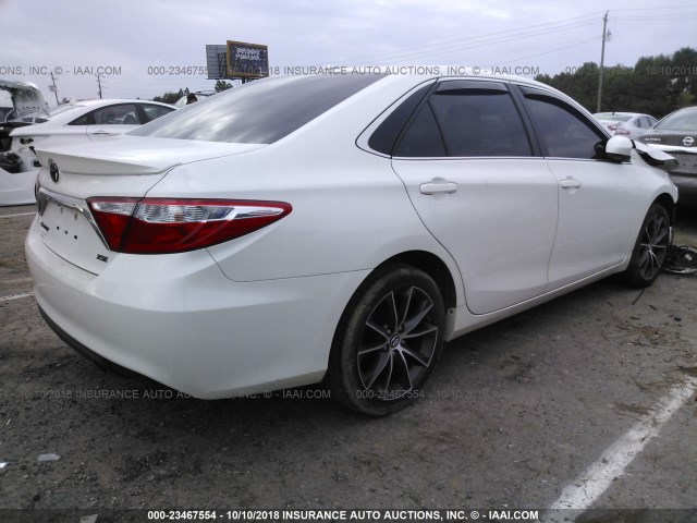 4T1BF1FK3FU055612 - 2015 TOYOTA CAMRY LE/XLE/SE/XSE WHITE photo 4