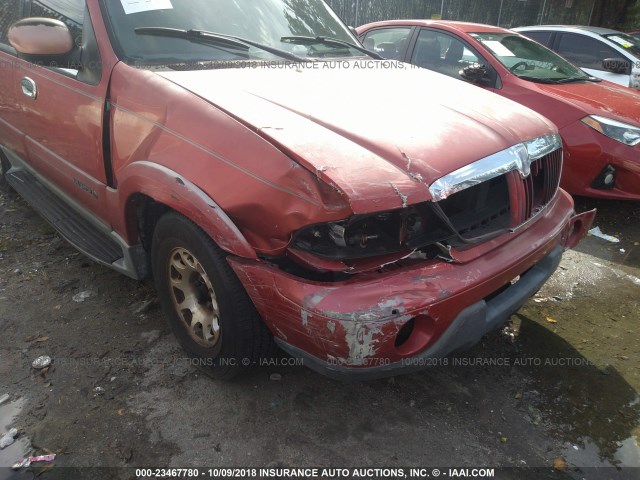5LMEU27AXYLJ39799 - 2000 LINCOLN NAVIGATOR Rot Foto 6