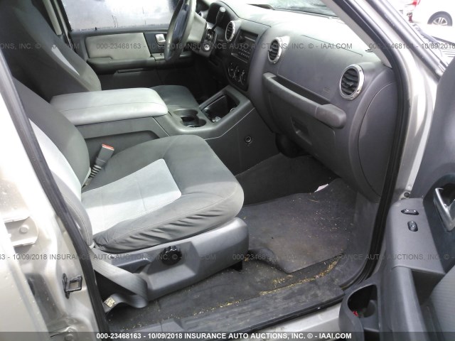 1FMRU15W53LB67578 - 2003 FORD EXPEDITION XLT SILVER photo 5