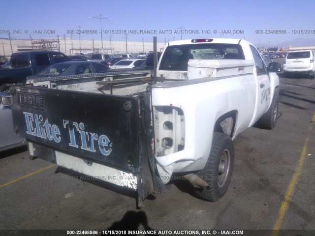 1GCHC24K48E103034 - 2008 CHEVROLET SILVERADO C2500 HEAVY DUTY WHITE photo 4