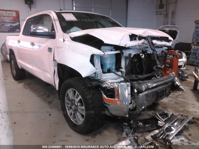 5TFAW5F1XHX591313 - 2017 TOYOTA TUNDRA CREWMAX 1794/PLATINUM 白色 照片 1