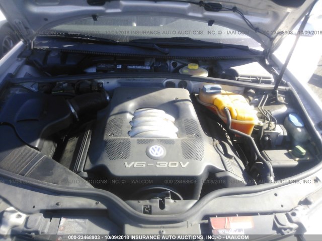 WVWPD23B6YP293997 - 2000 VOLKSWAGEN PASSAT GLX SILVER photo 10