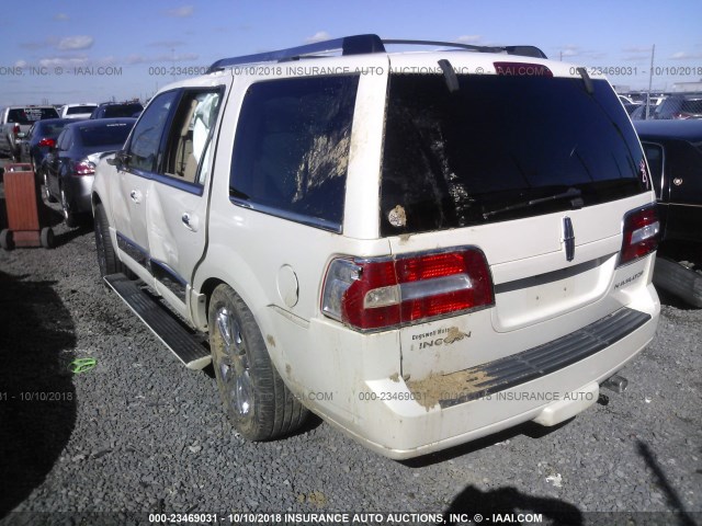 5LMFU28587LJ11990 - 2007 LINCOLN NAVIGATOR Biały zdjęcie 3