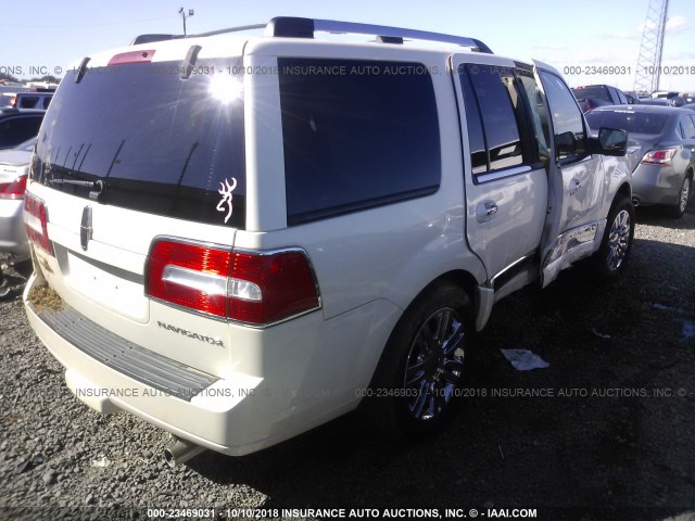 5LMFU28587LJ11990 - 2007 LINCOLN NAVIGATOR Biały zdjęcie 4